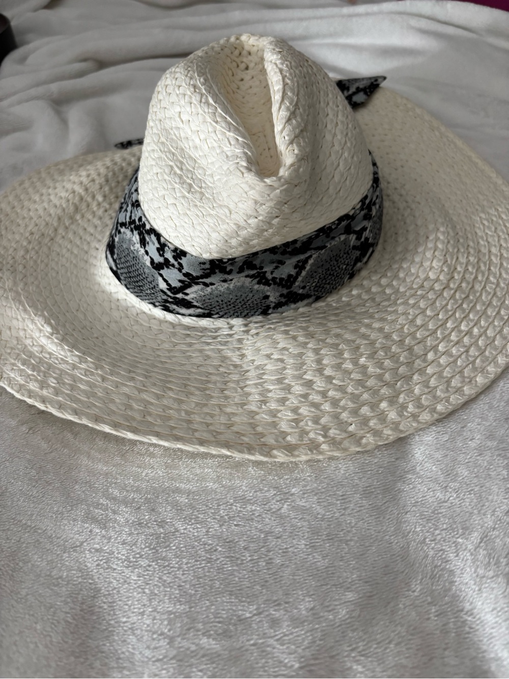 Vince Camuto Cream Straw Fedora with Black Snake-Print Band